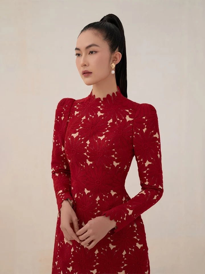 Short lace prom dress with padded long sleeves party overlay dress